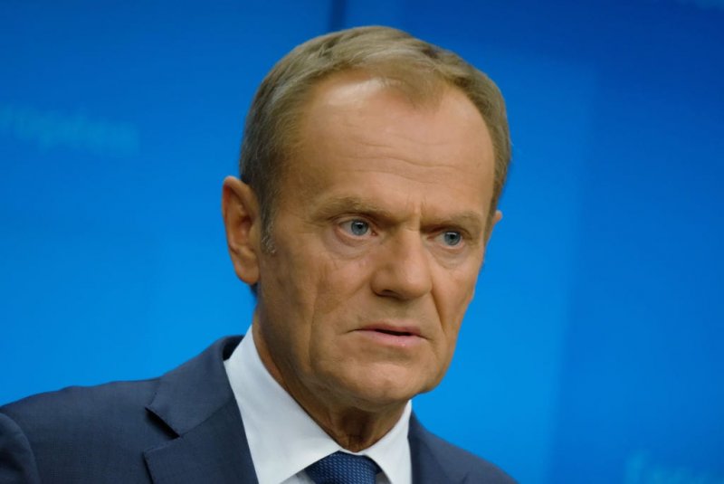 Tusk to call confidence vote after election setback 