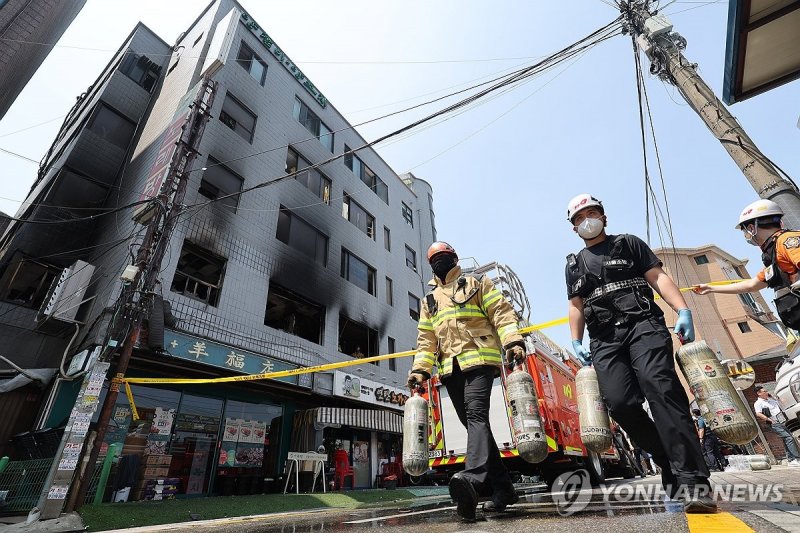 Fire at Seoul sewing factory leaves 1 dead, 4 others injured