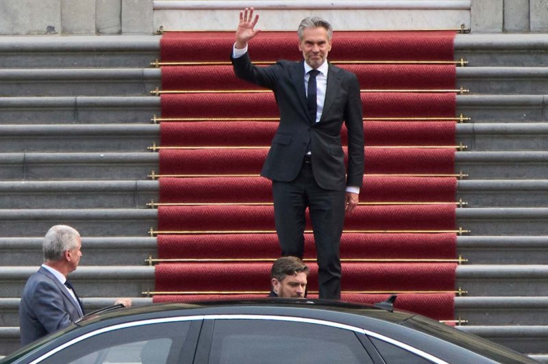 Dutch government collapses as far-right leader exits coalition 