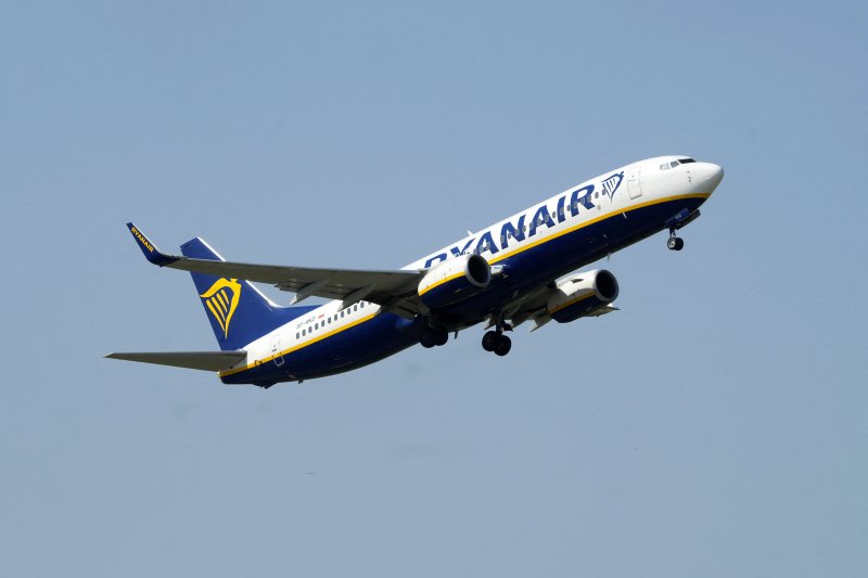Several injured after Ryanair flight hits severe turbulence