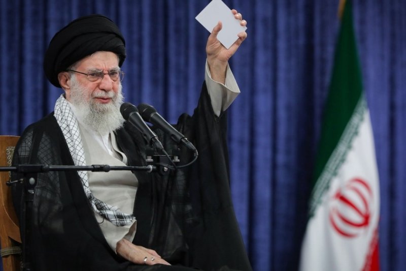Khamenei turns down US proposal on nuclear issue 