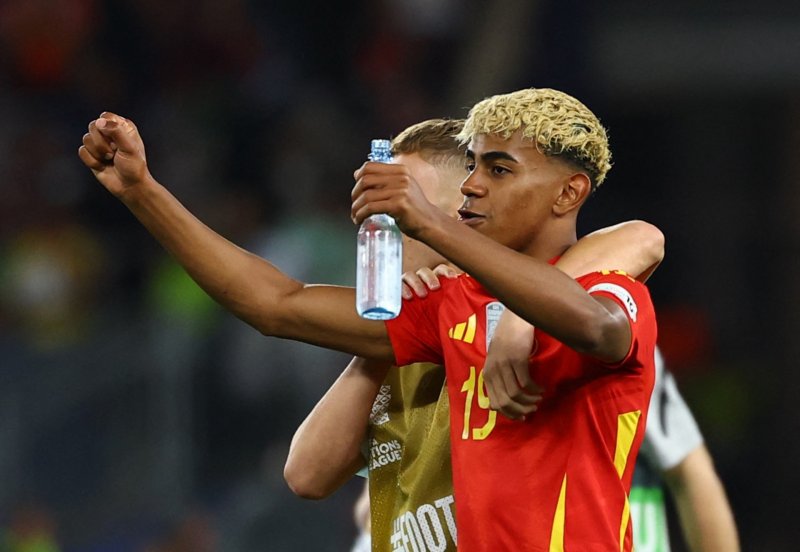 Spain beat France 5-4 in thriller to reach Nations League final