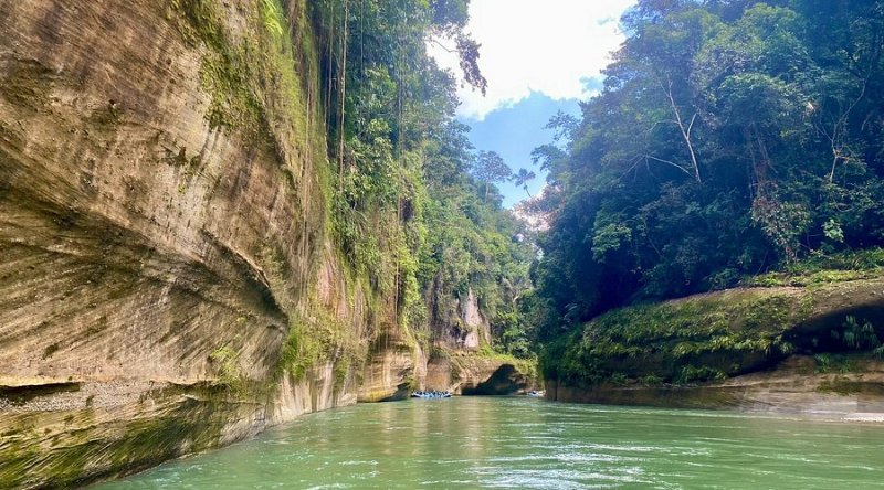 Sudden river surge in Colombia capsizes rafts, leaves several missing