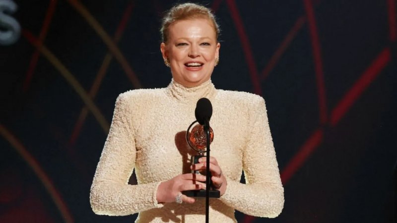 2025/06/1749460392.jpg + Sarah Snook and Nicole Scherzinger win big at Tony Awards News about - Sarah Snook and Nicole Scherzinger win big at Tony Awards