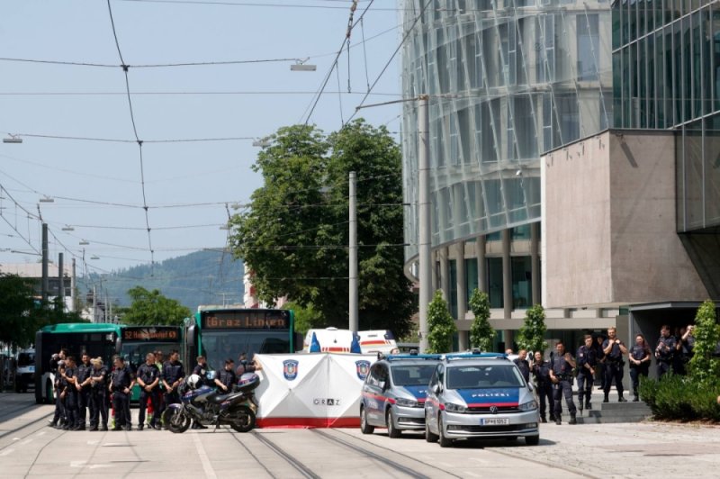 Nine killed in Austrian secondary school attack 