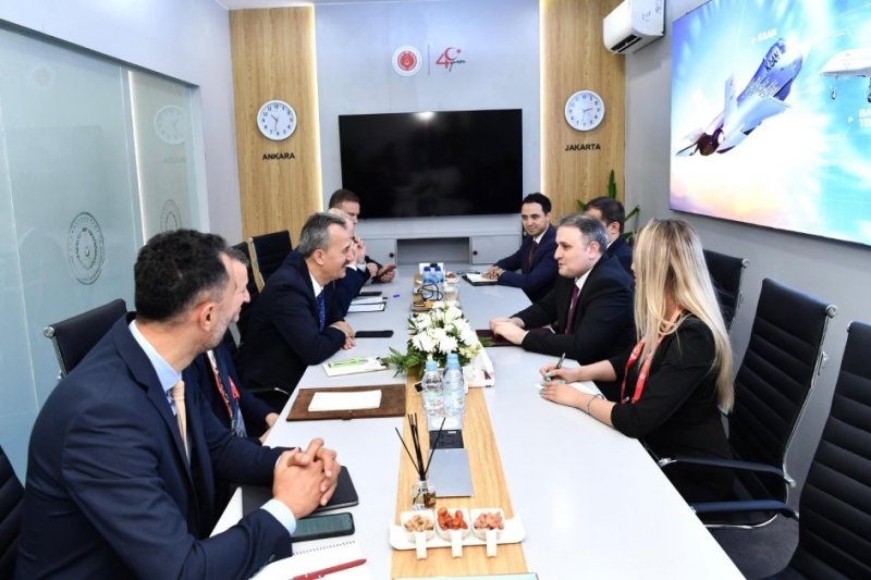 Azerbaijan defense industry officials on official visit to Indonesia 