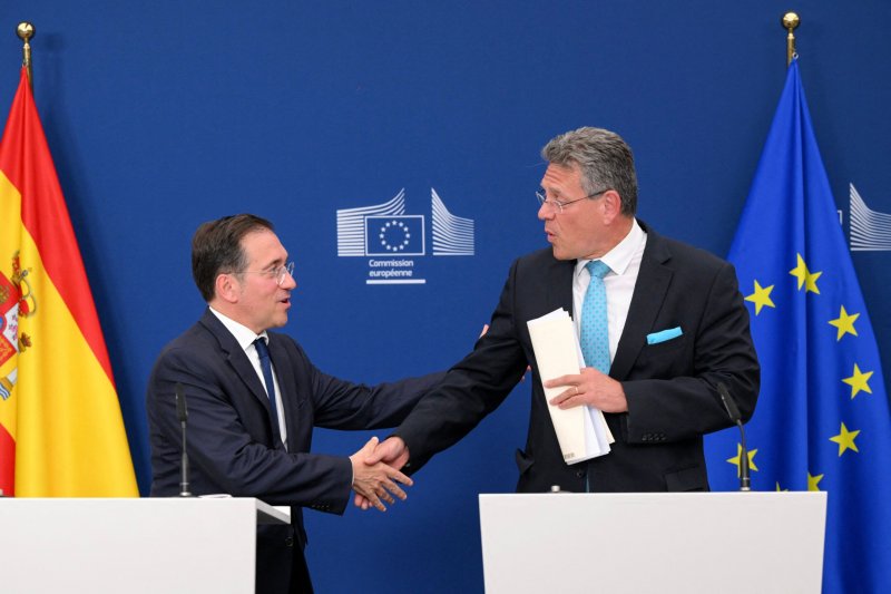 Brexit pushes Gibraltar into EU customs union and Schengen area 