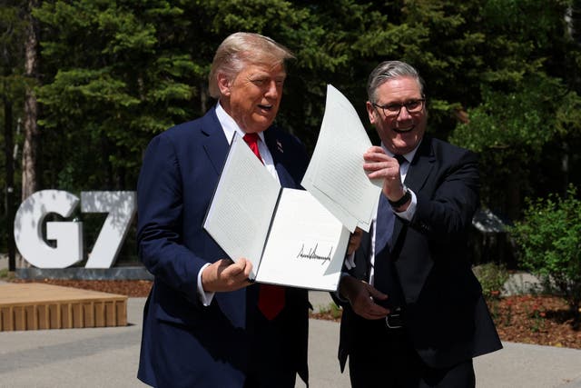 Starmer explains why he rushed to grab Trump’s trade deal papers at G7 