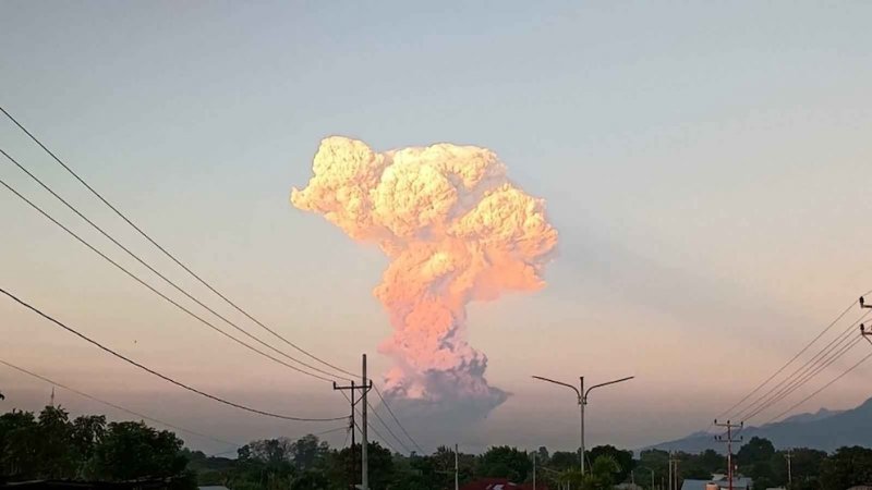 Several flights to Indonesia's Bali canceled after volcano eruption