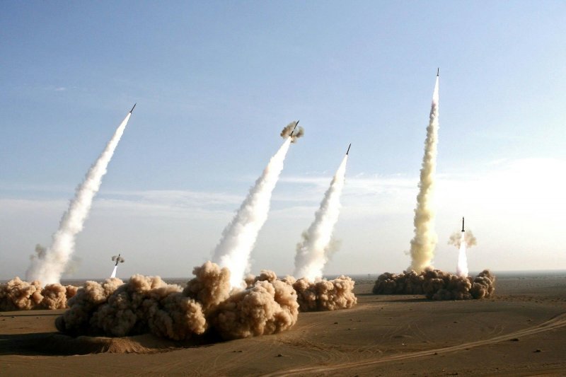 Iran fires missiles at Ben Gurion Airport, military centers in Israel