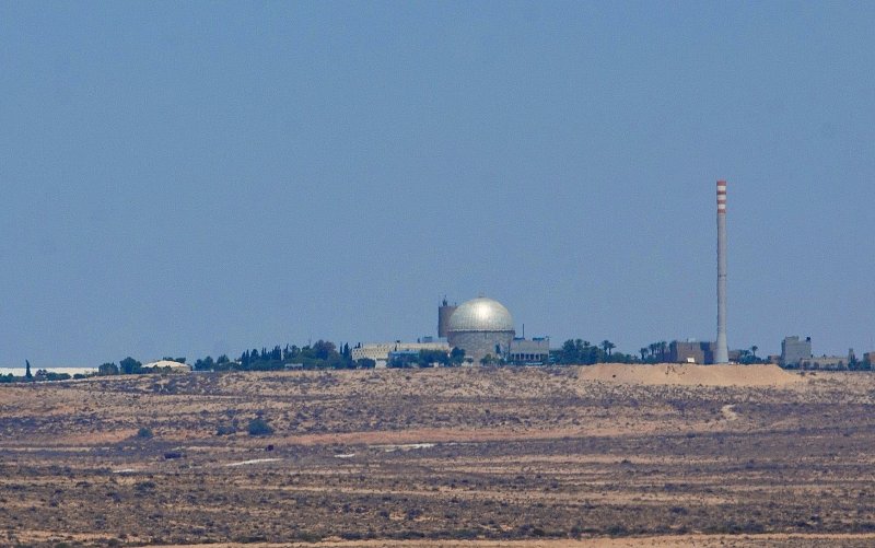 Iran considers targeting Israel's Dimona nuclear site