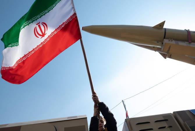 Iranian generals threaten US with 'decisive response' 