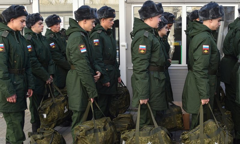 Russia allows stateless individuals to enlist in military under contract 