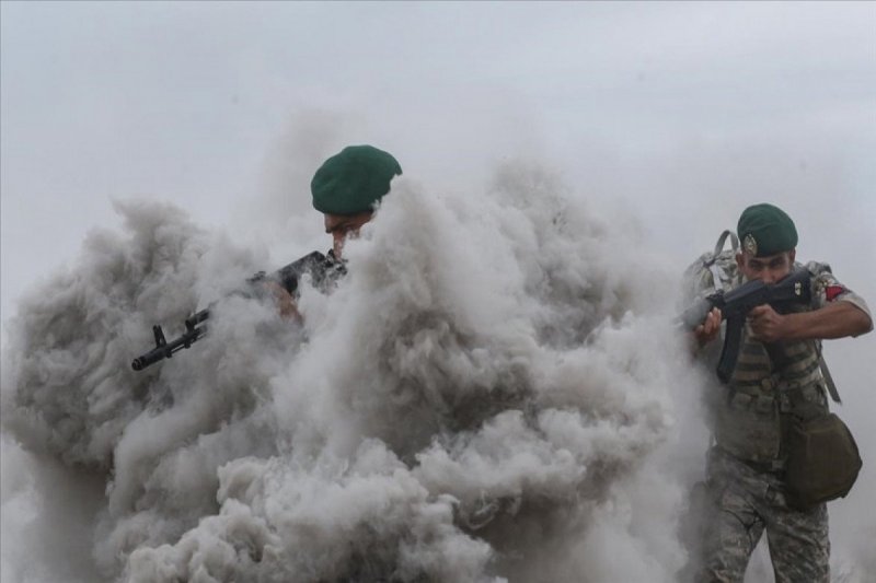 Iran begins large-scale military exercises 