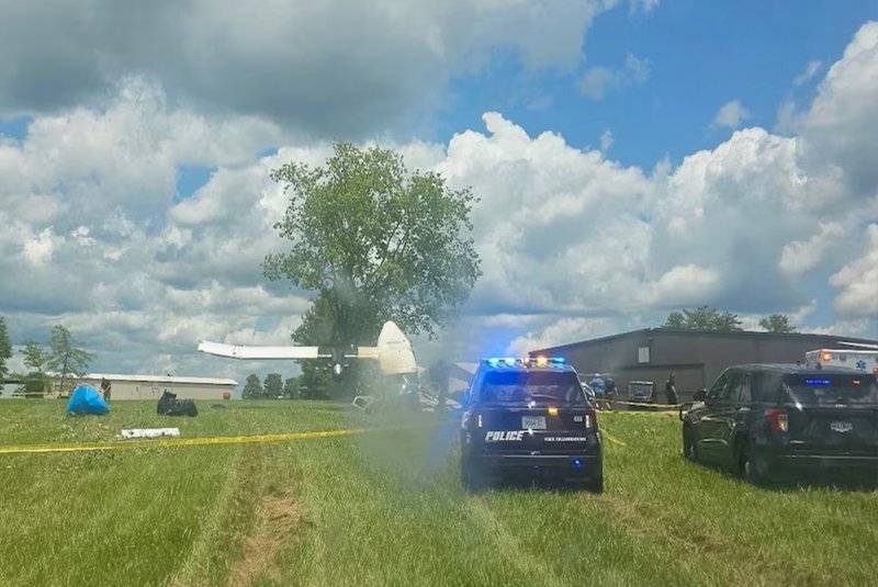 Passenger plane crashes in US 