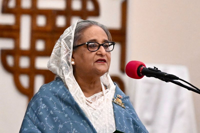 Bangladesh court gives former Premier Hasina 1-week deadline to surrender 