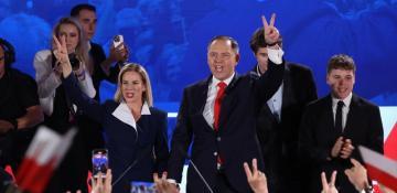 Polish conservative Nawrocki leads presidential vote 