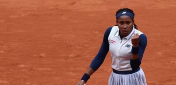 Gauff defeats Alexandrova to reach fifth straight Roland Garros quarterfinal
