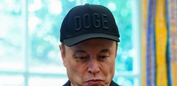 Tesla shares drop 15% amid escalating Trump-Musk rift 