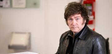 Argentina shows signs of economic recovery as social tensions persist 