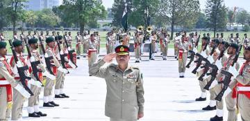 Trump hosts Pakistan army chief, praises role in averting war with India 
