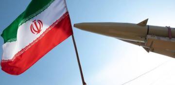 Iranian generals threaten US with 'decisive response' 