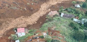 At least 10 dead after landslide hits Colombia