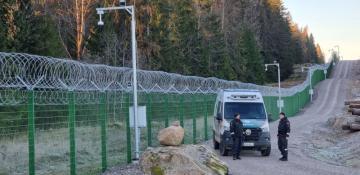 Finland finishes building second section of border fence with Russia