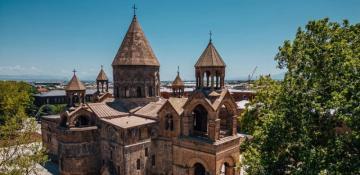 Armenian security officers arrive in Etchmiadzin amid probe into senior cleric
