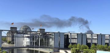 Fire erupts at Berlin high-rise under construction