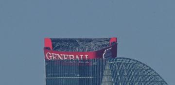 Generali sign atop insurer’s Milan skyscraper collapses –  VIDEO 