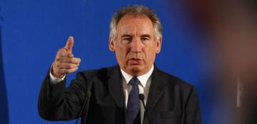 French government hit with no-confidence vote after pension talks fail 