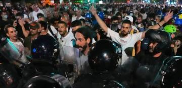 Serbian police detain dozens amid clashes with anti-government demonstrators  -VIDEO  