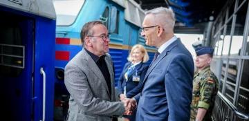 German defense chief arrives in Kyiv for military aid talks