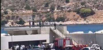 Helicopter crashes into sea near Athens beach  -VIDEO 