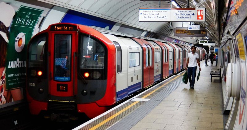 Fire alert causes suspension of Circle and District London tube lines