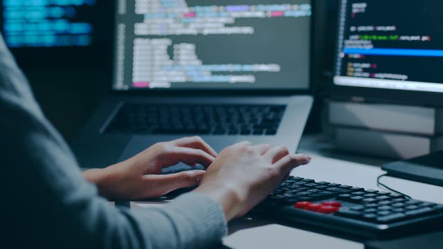 Iranian hackers threaten to leak large cache of White House emails 