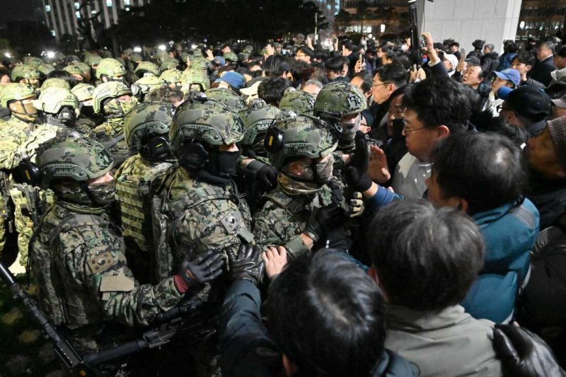 S. Korea's ex-PM, other ministers questioned in martial law probe