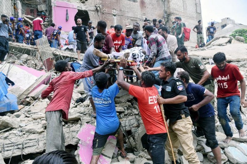 News about - Death toll from Karachi building collapse rises to 17