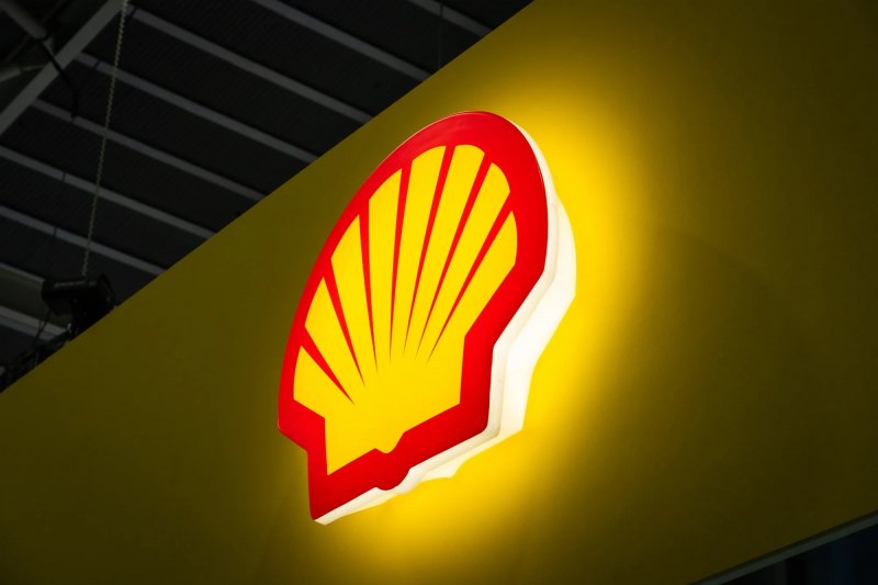 Shell faces profit decline in Q2 due to weak oil and gas trading