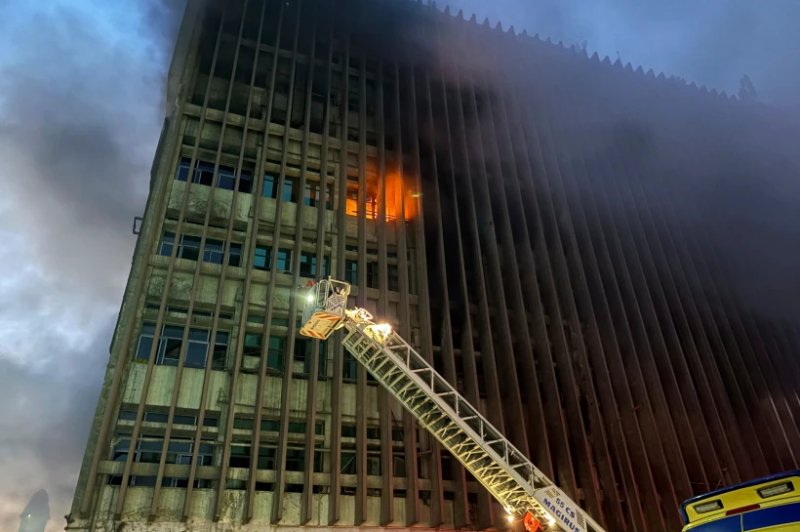 Blaze at Cairo telecommunications building kills four