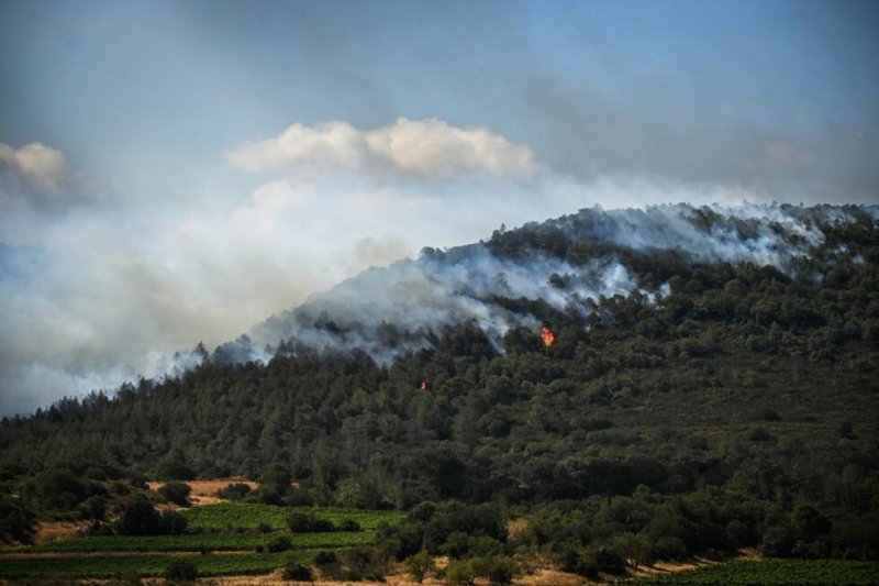 Massive forest fire engulfs southern France