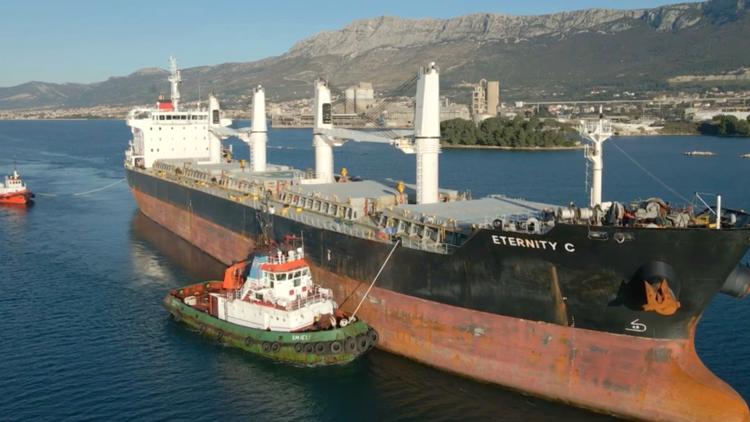 3 killed in Houthi attack on cargo ship in Red Sea 