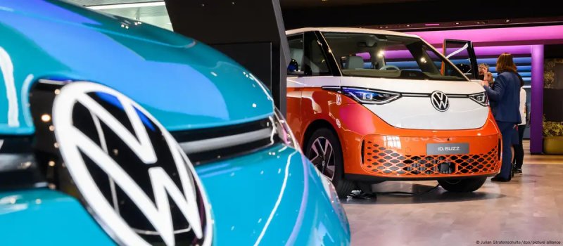 VW halts US deliveries, border tensions, and missing backpacker case