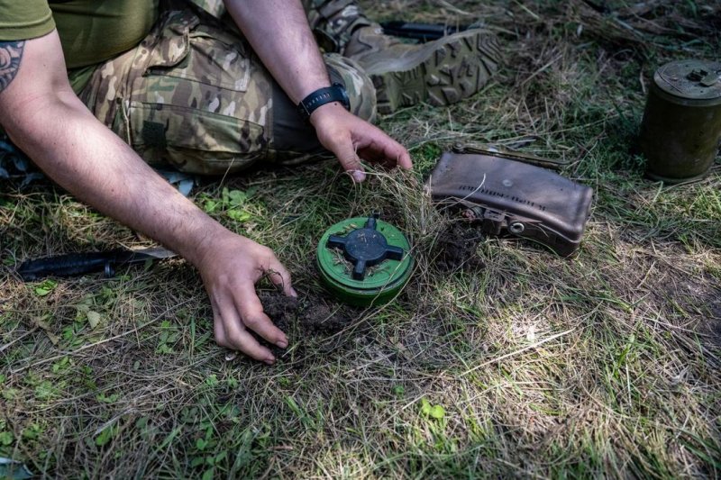 Ukraine suspends participation in Ottawa Convention on landmine ban 
