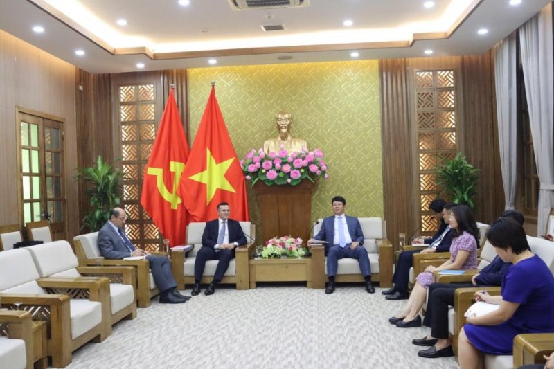 Azerbaijan's Deputy Justice Minister meets Vietnamese counterpart in Hanoi 