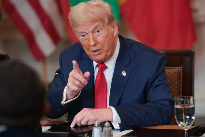 Trump to sue WSJ over article about erotic gift for Epstein 