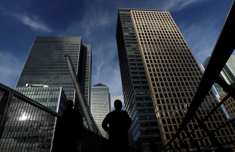 Foreign investors return to London as FTSE 100 outperforms Europe