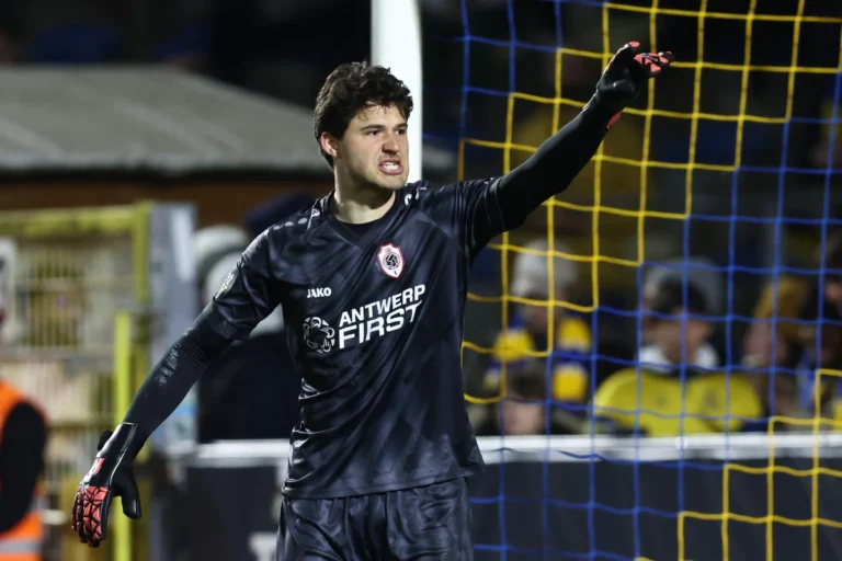 Man United intensify goalkeeper search as Onana's pre-season absence