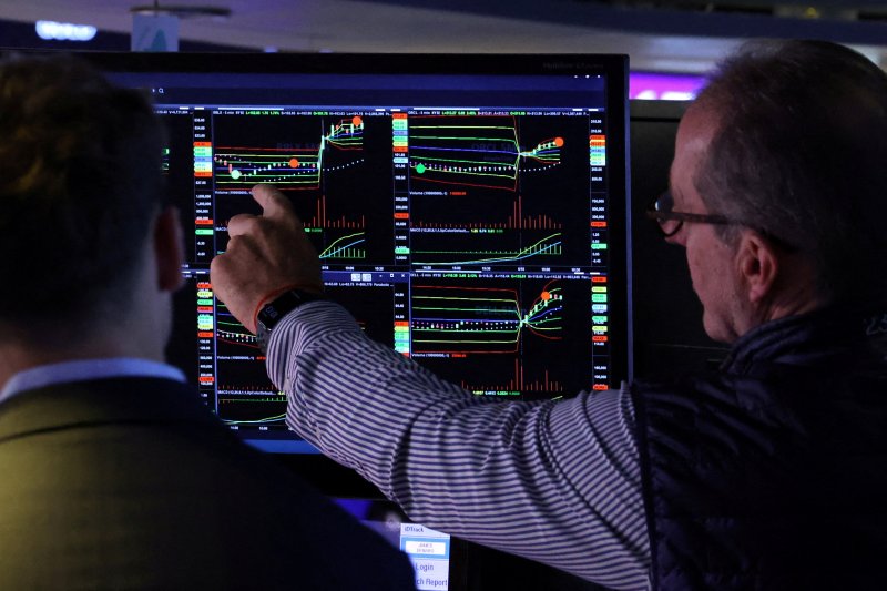 Global equity funds see $5.3 billion withdrawal amid tariff concerns